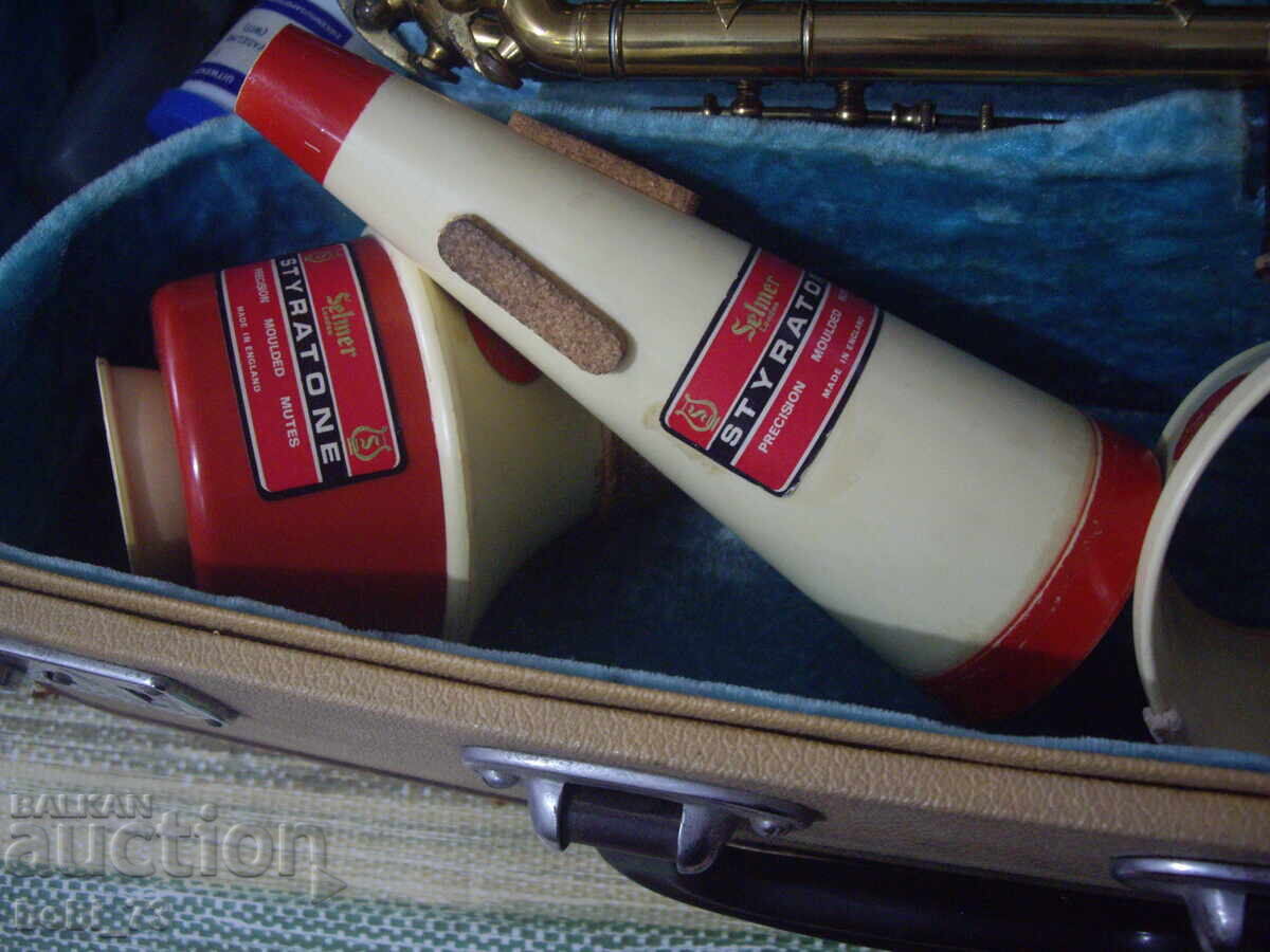 Old, working trumpet with various accessories with price 400.00 BGN | € 204.52