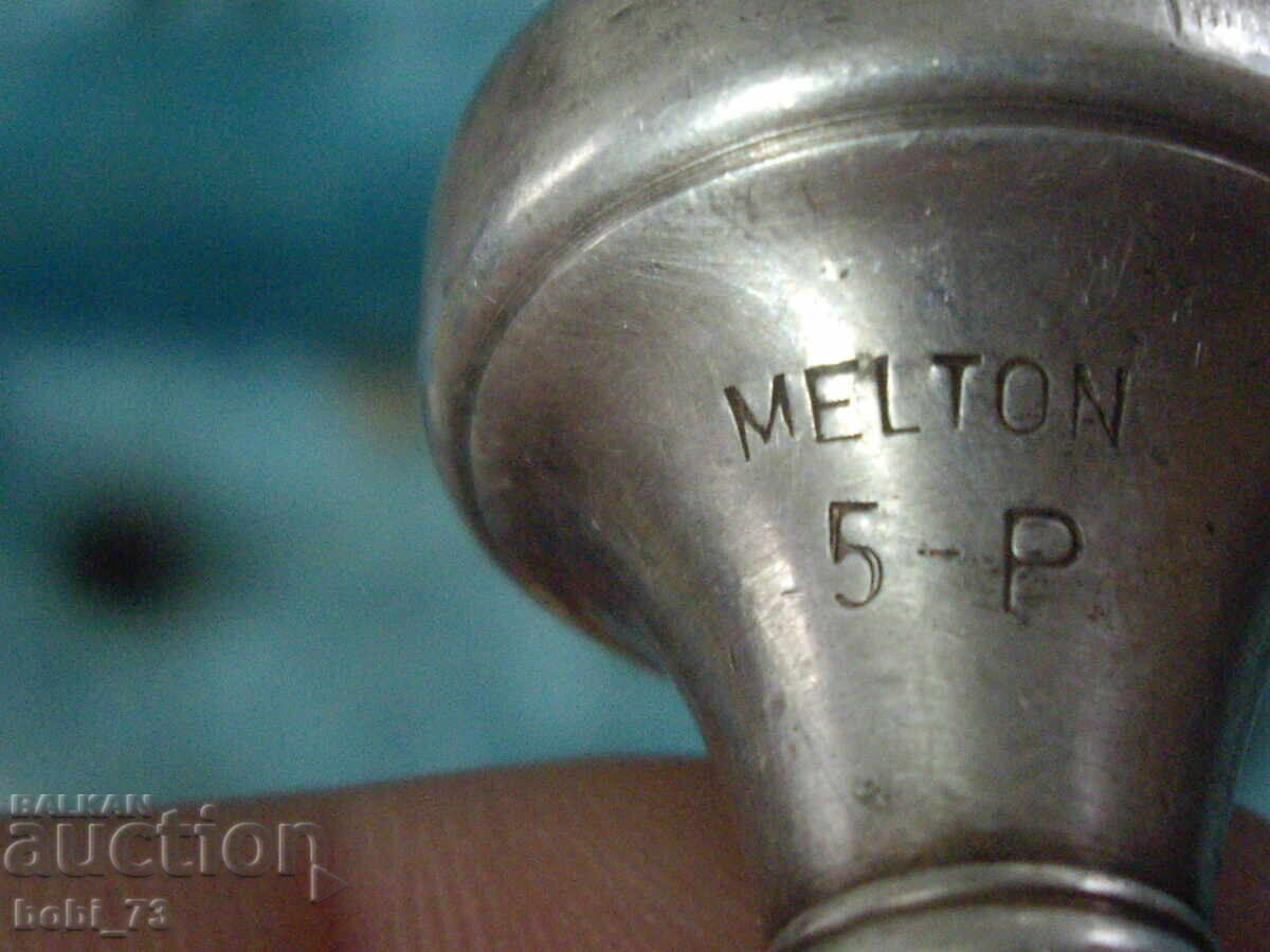 Old, working trumpet with various accessories - 5