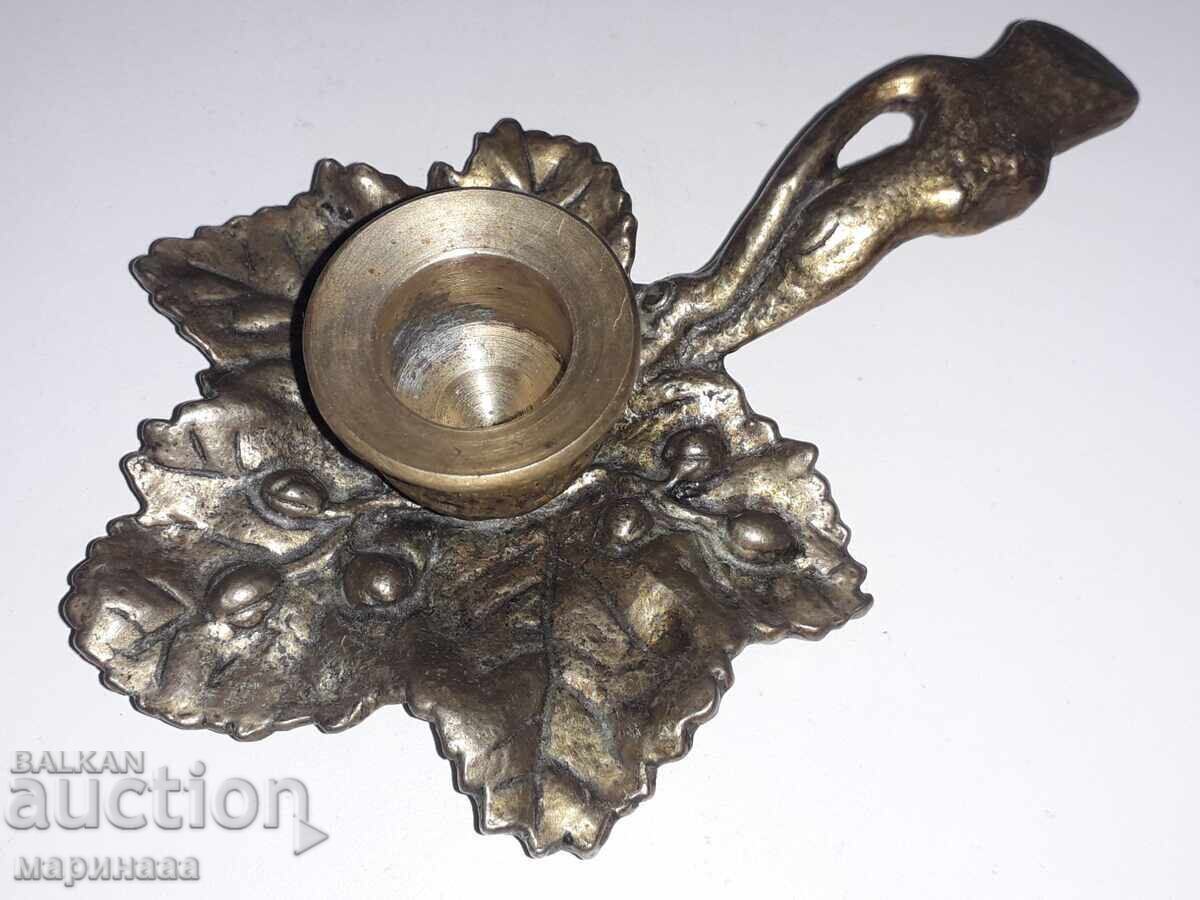 МАСИВЕН СВЕЩНИК. МЕСИНГ с цена 12.00 лв. | € 6.14