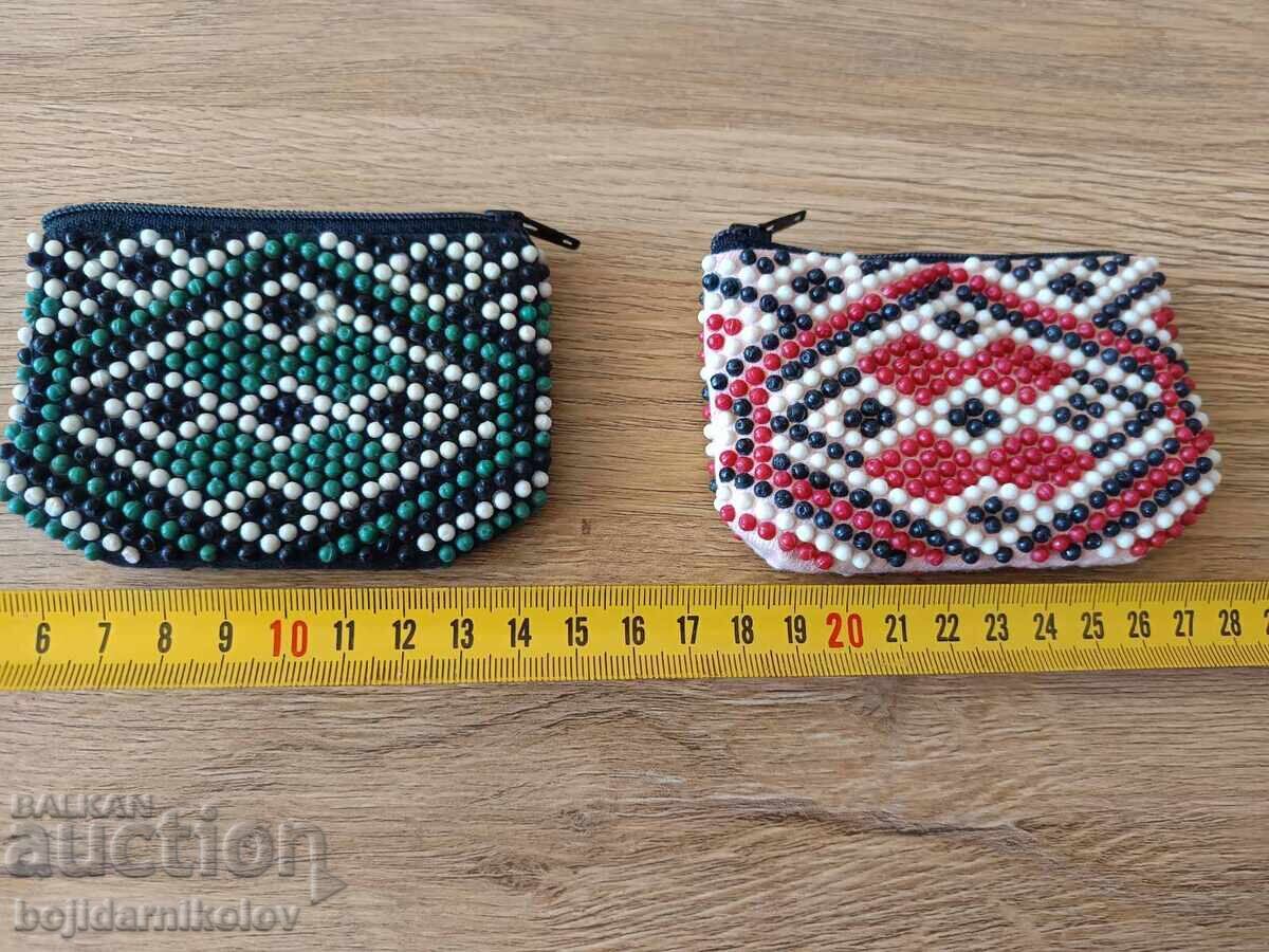 Două portofele cu mărgele de pe vremuri. Prețul este pentru ambele