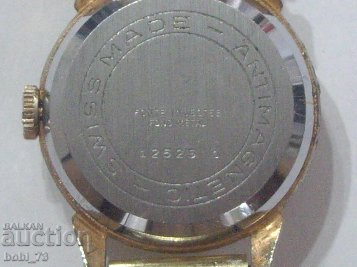 Παράδοση Επιχρυσωμένο ανδρικό ελβετικό ρολόι.