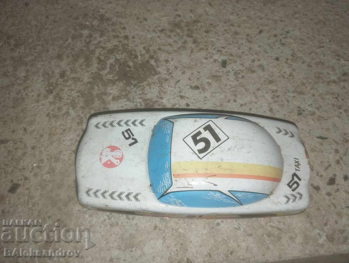 Стара ламаринена кола с инерционен механизъм с цена 17.00 лв. | € 8.69