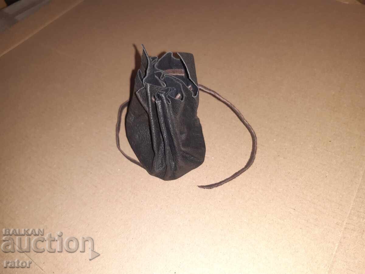 Licitație Chakmak vechi, vatra, cu silex si pungia, poseta