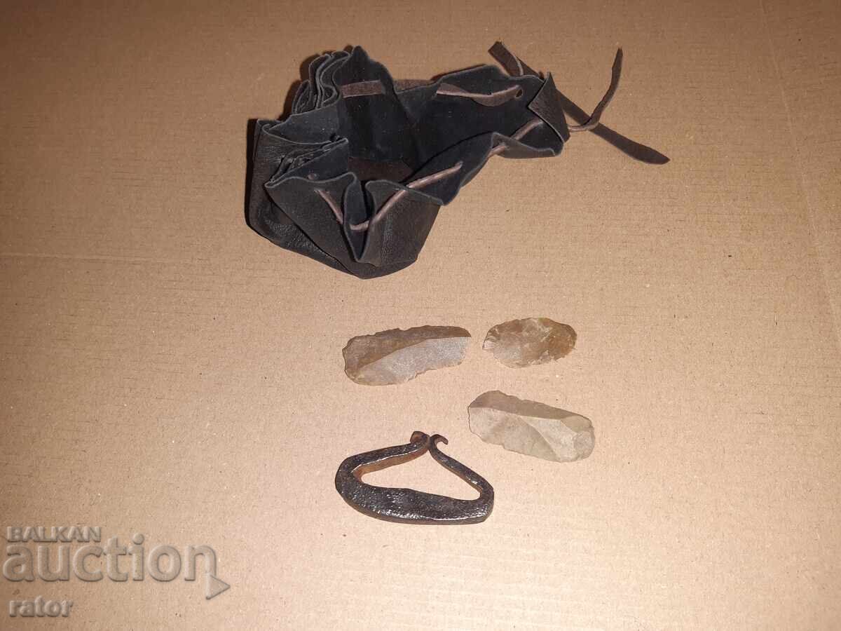 Chakmak vechi, vatra, cu silex si pungia, poseta