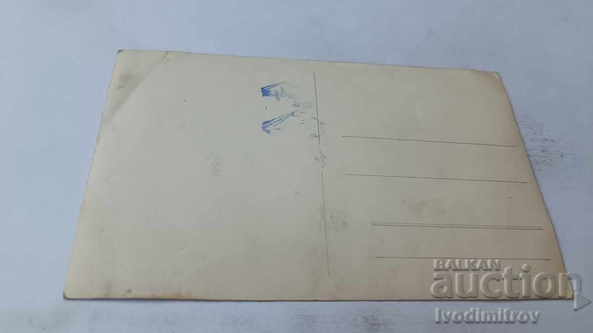 Снимка Младо момиче с цена 1.65 лв. | € 0.84