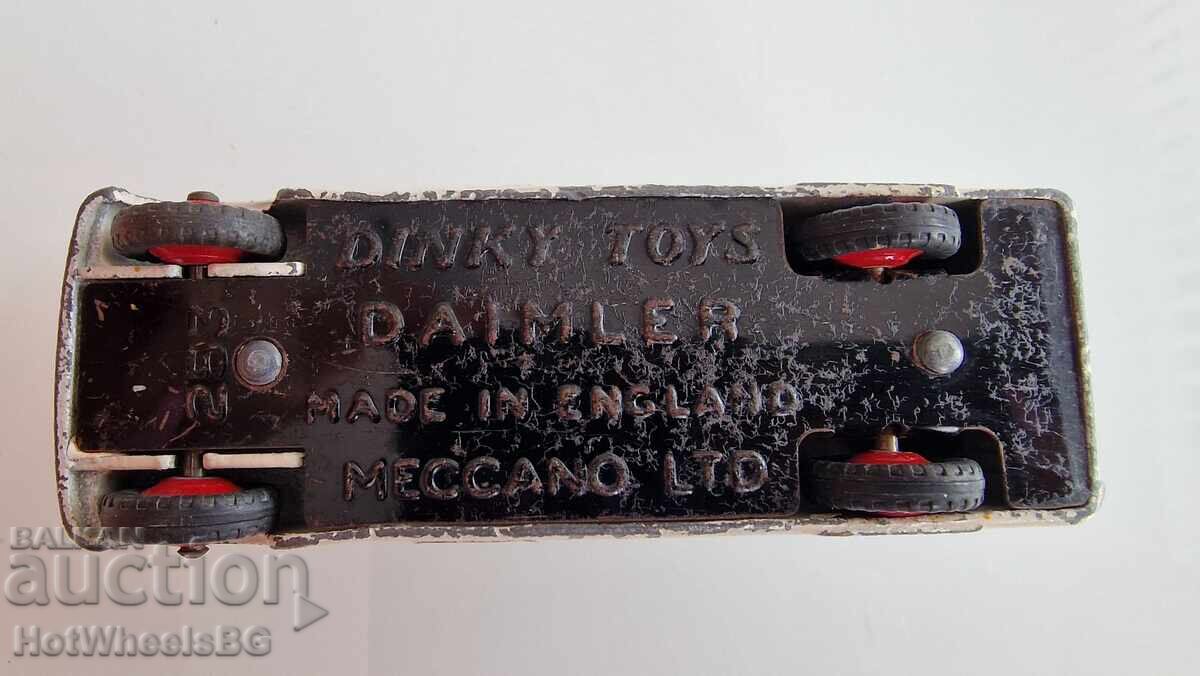 DINKY TOYS - No. 253 DAIMLER AMBULANCE 1953 god - 6 DINKY TOYS - No. 253 DAIMLER AMBULANCE 1953 god - 6
