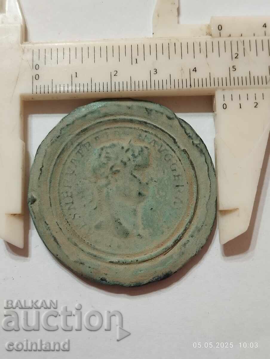 Auction  Bronze medallion of Emperor Trajan - REPLICA REPRODUCTION