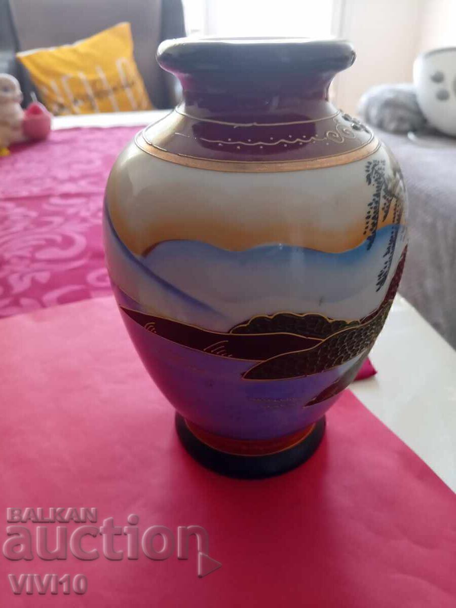Старинна ваза , сацума, 21см с цена € 90.00 | 176.03 лв. Старинна ваза , сацума, 21см с цена € 90.00 | 176.03 лв.