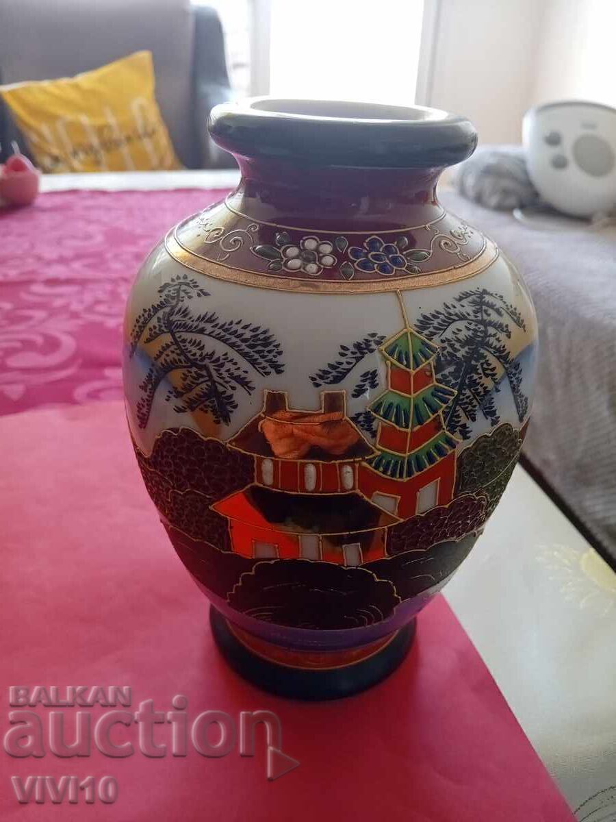 Antique vase, Tsushima, 21cm Antique vase, Tsushima, 21cm