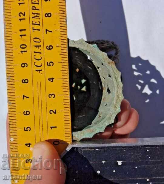 Licitație Antic candelabru ortodox suspendat – secolul al XVIII-lea candil Licitație Antic candelabru ortodox suspendat – secolul al XVIII-lea candil