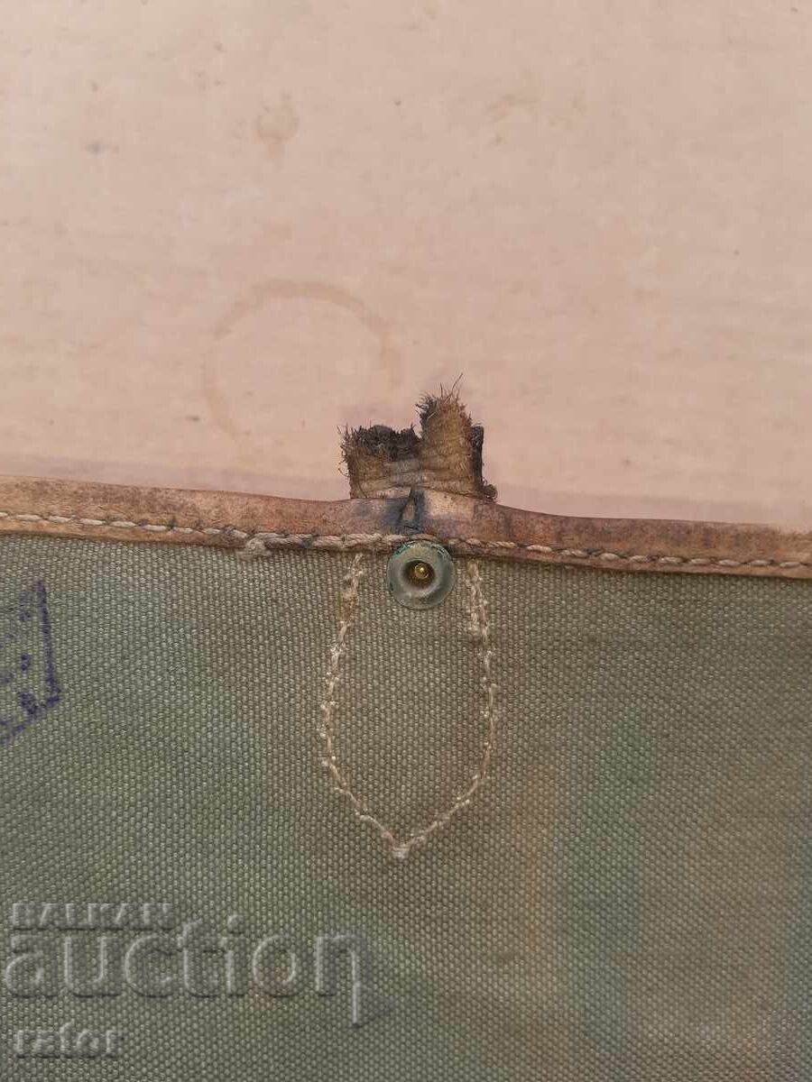 Delivery of Old commander's, officer's bag, tablet - BNA, NRB