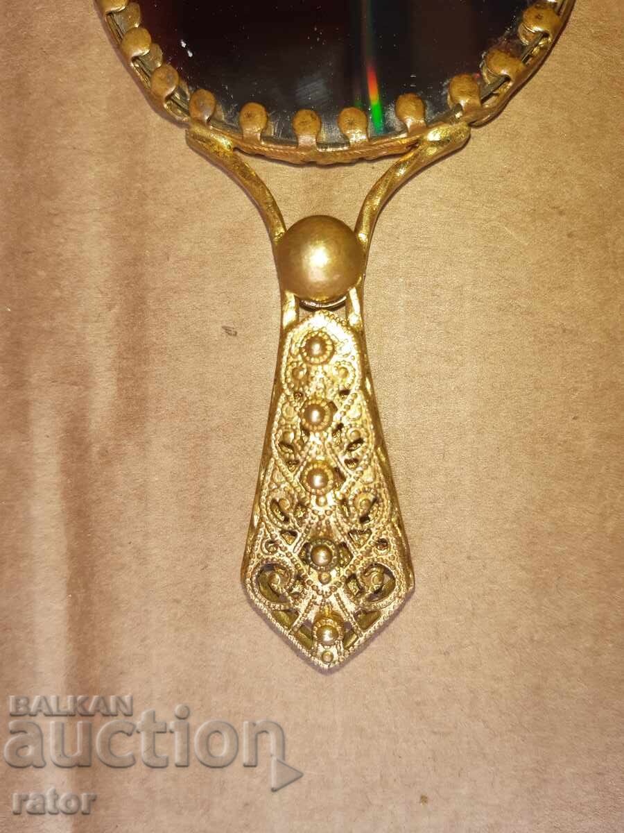 Δημοπρασία Παλιό όμορφο μπρούτζινο δαντελένιο καθρέφτης, καθρεφτάκι Δημοπρασία Παλιό όμορφο μπρούτζινο δαντελένιο καθρέφτης, καθρεφτάκι