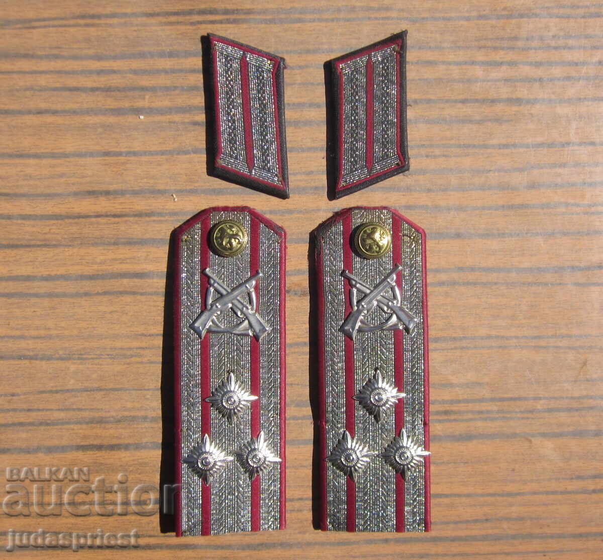 Set of Bulgarian military shoulder boards with loops for a Bulgarian Army Colonel Set of Bulgarian military shoulder boards with loops for a Bulgarian Army Colonel