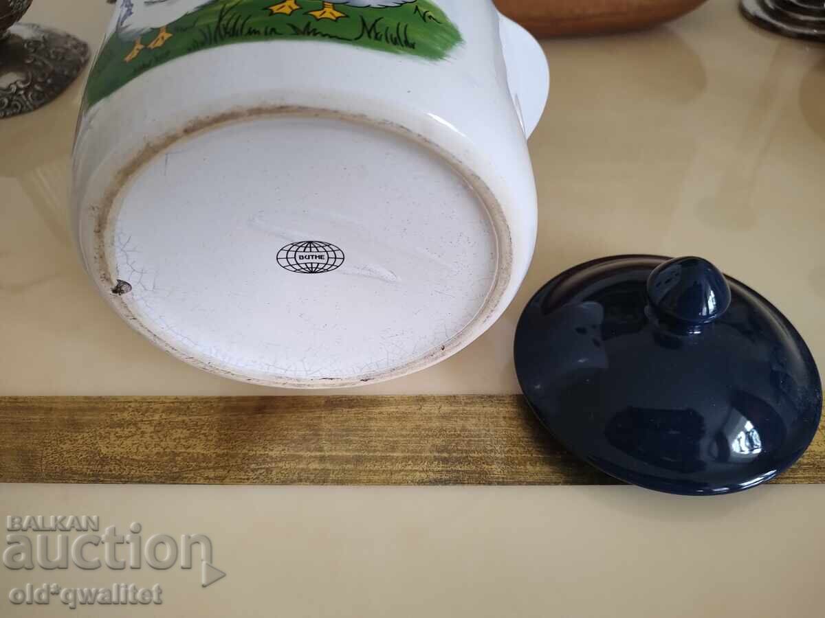 Licitație Recipient ceramic pentru depozitarea usturoiului, cepei, ierburilor, porțelan Licitație Recipient ceramic pentru depozitarea usturoiului, cepei, ierburilor, porțelan