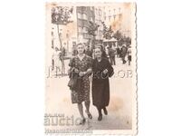 ΜΙΚΡΗ ΠΑΛΙΑ ΦΩΤΟΓΡΑΦΙΑ ΣΟΦΙΑ ΓΥΝΑΙΚΑ ΣΕ ΠΕΝΘΟΣ ΦΩΤΟ ΡΟΓΙΑΛ ΓΚΑΤΣΕΦ Δ895