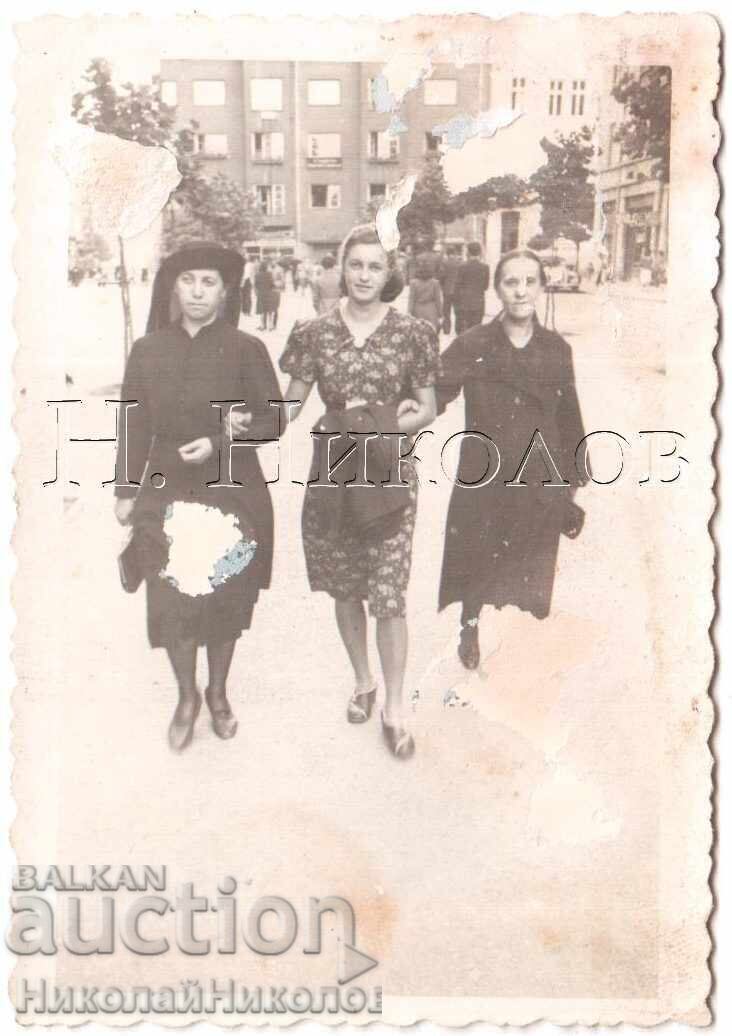 МАЛКА СТАРА СНИМКА СОФИЯ ЖЕНА В ТРАУР ФОТО РОЯЛ ГАЦЕВ Д896