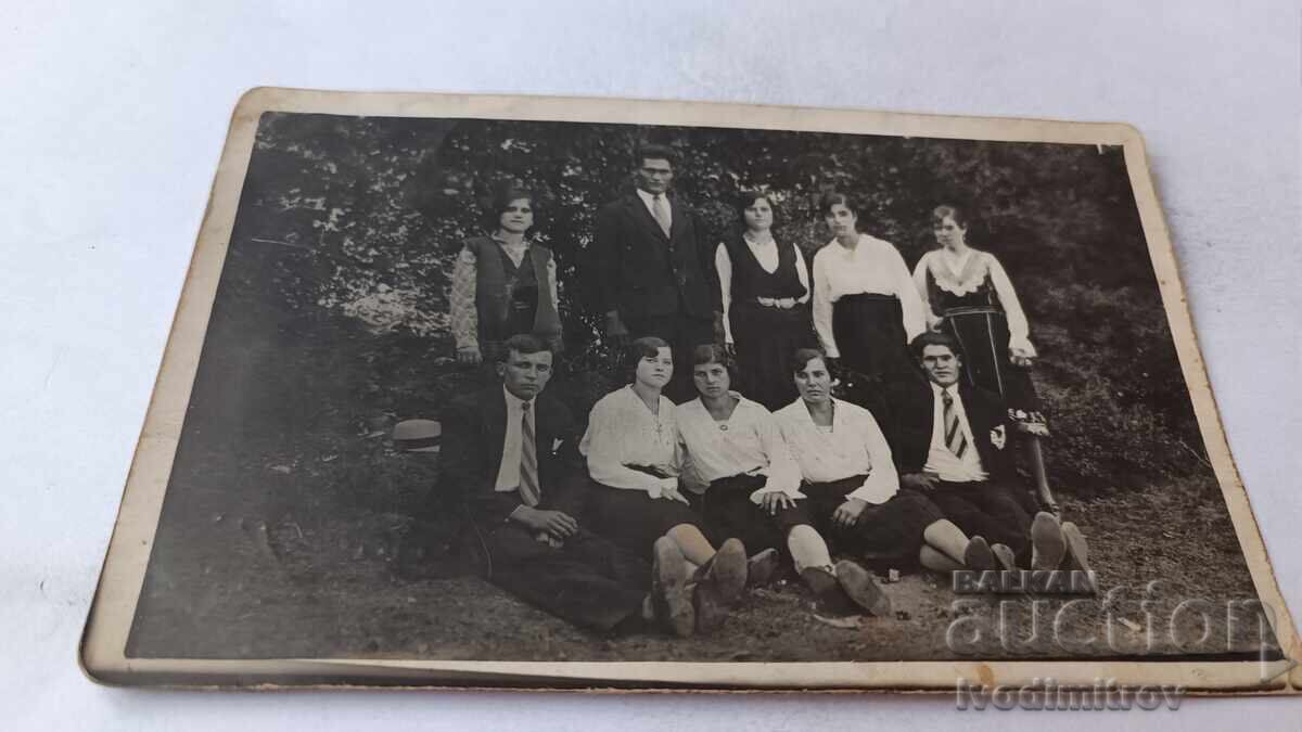 Снимка Казичене Младежи и девойки Снимка Казичене Младежи и девойки