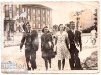 1942 МАЛКА СТАРА СНИМКА СОФИЯ РАЗХОДКА ФОТО ТУЛЧА Д899