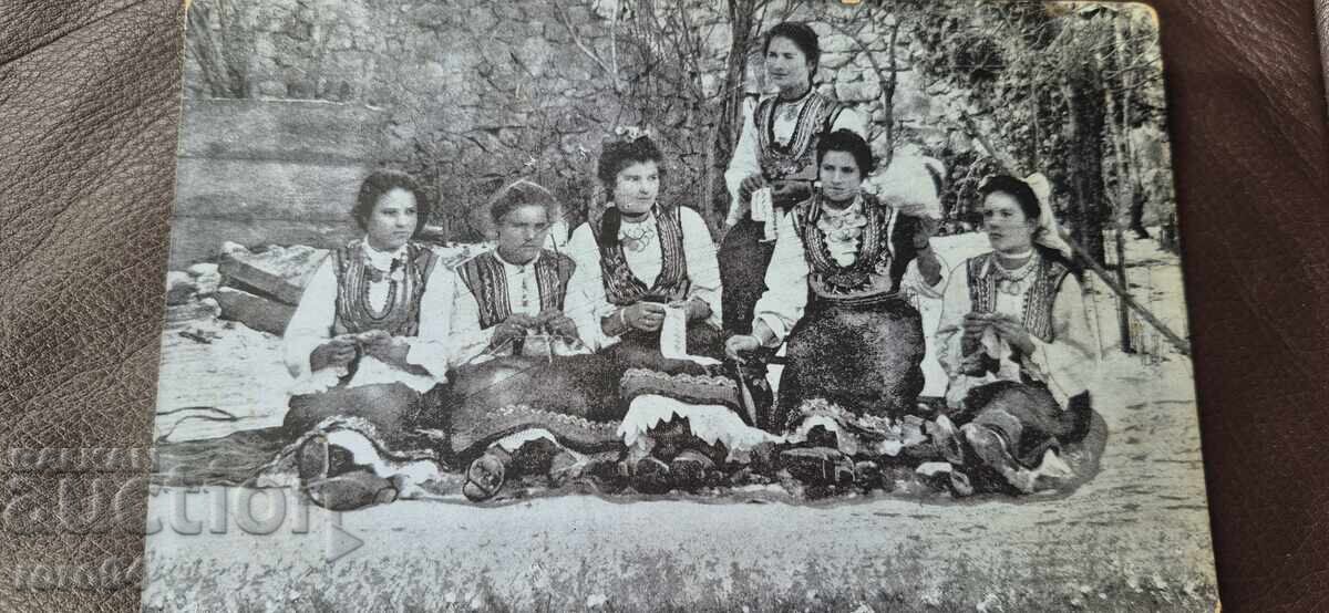 ȚEPENI - ROCHII POPULARE - FETE