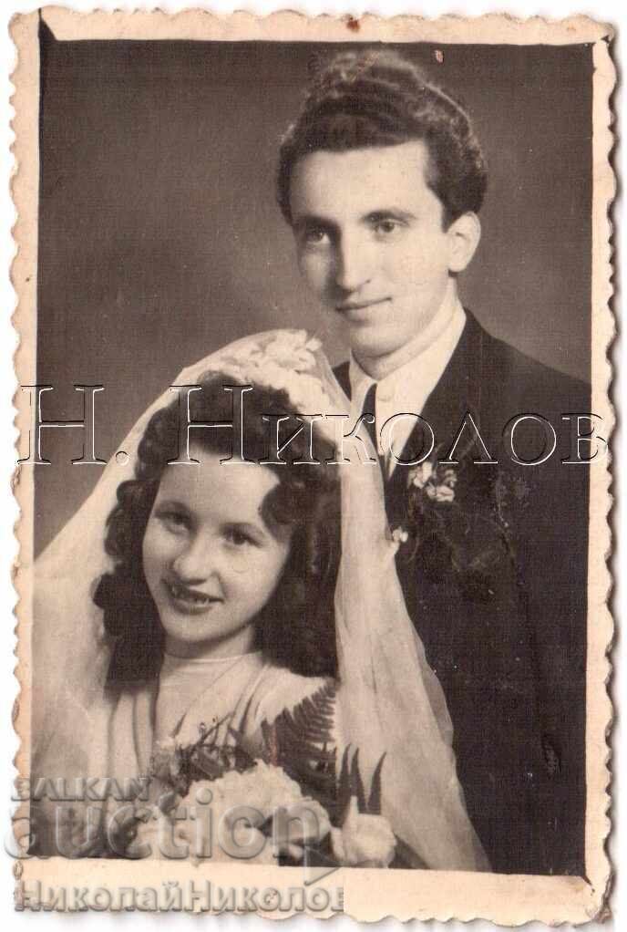 1949 SMALL OLD PHOTO SOFIA MARRIED COUPLE PHOTO STAR D902