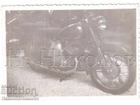 SMALL OLD PHOTO MOTORCYCLE EXHIBITION DISPLAY D904