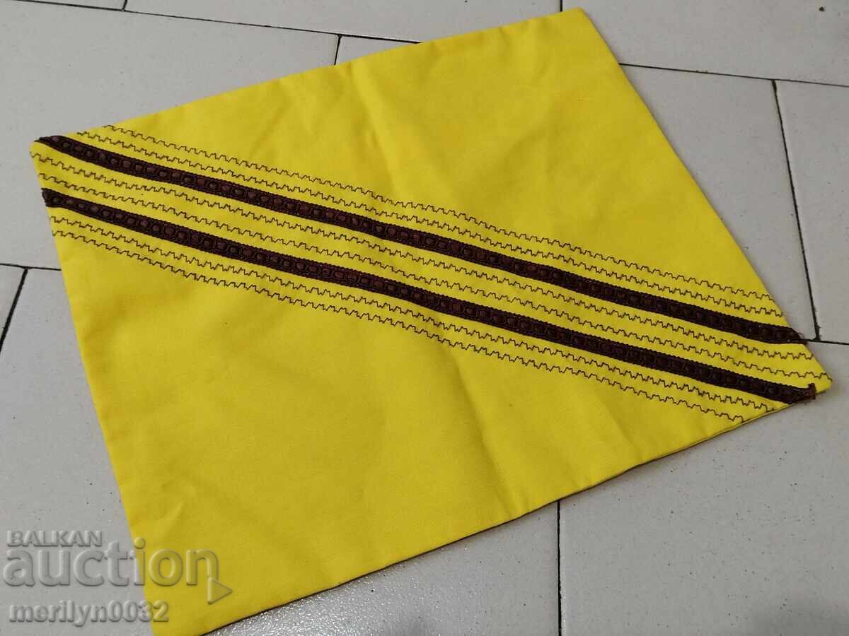 Стара бродирана калъфка за възглавница