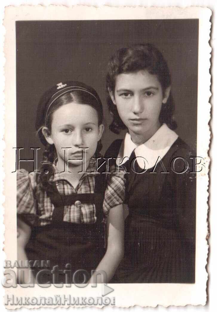 Auction  LOT 2 SMALL OLD PHOTOS SOFIA LITTLE GIRLS PHOTO HARD D909