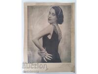 Fotografie cu cântăreața de operetă Aneta Țankova