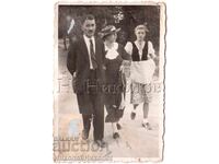 Small Old Photo Sofia Family on a Walk D915