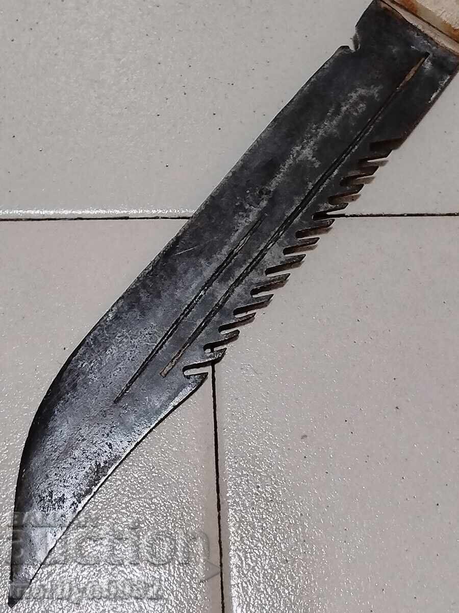 Auction Old knife without a sheath, with teeth Auction Old knife without a sheath, with teeth