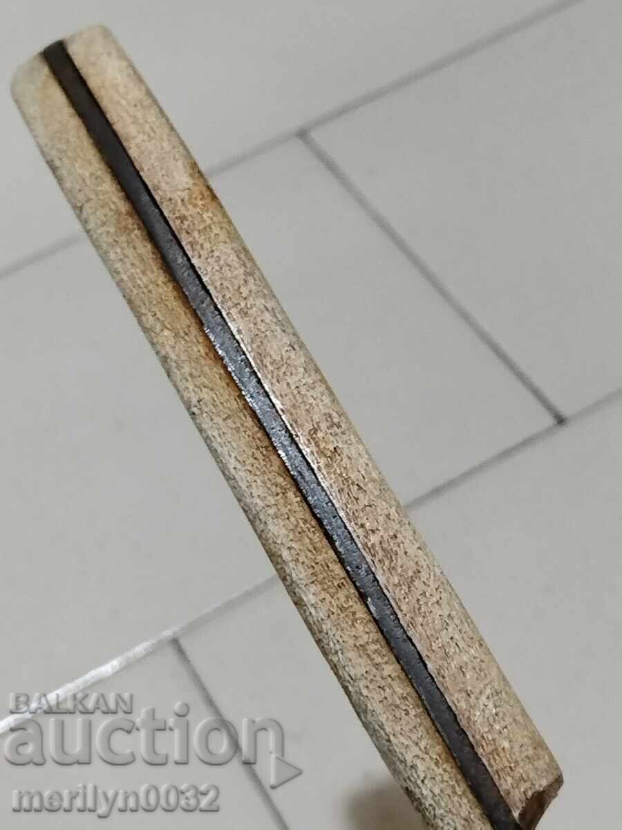 Delivery of Old knife without a sheath, with teeth Delivery of Old knife without a sheath, with teeth