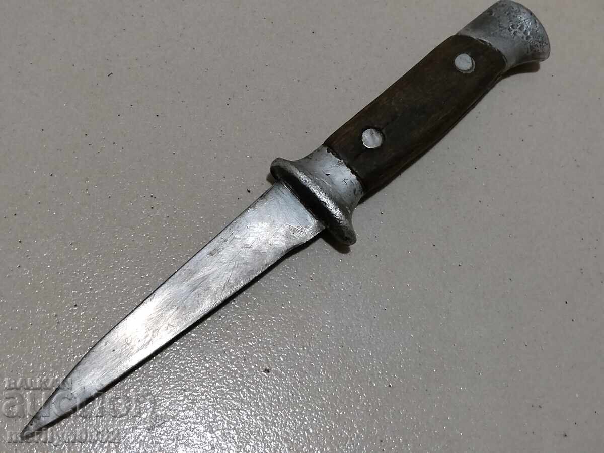 Стар нож без кания тип бранник скаут