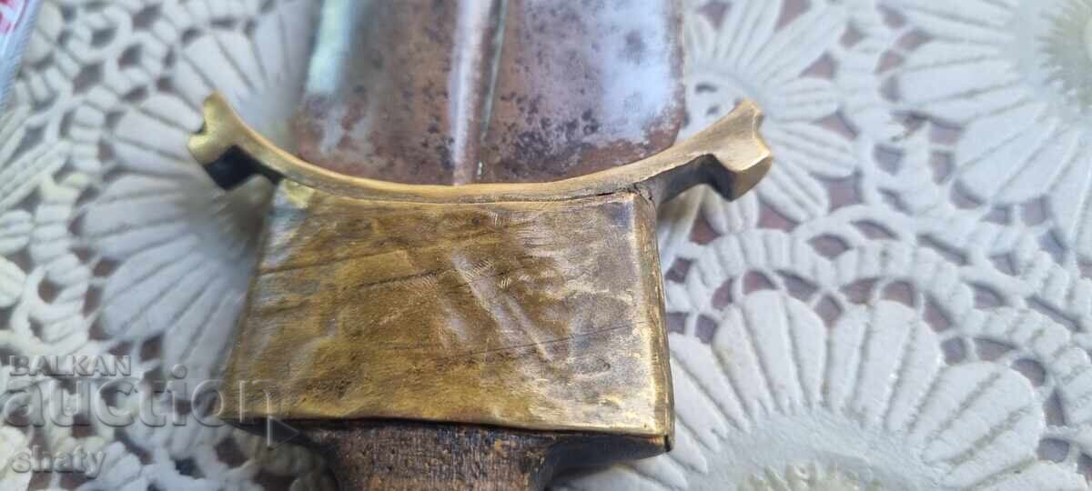 Delivery of Old large dagger