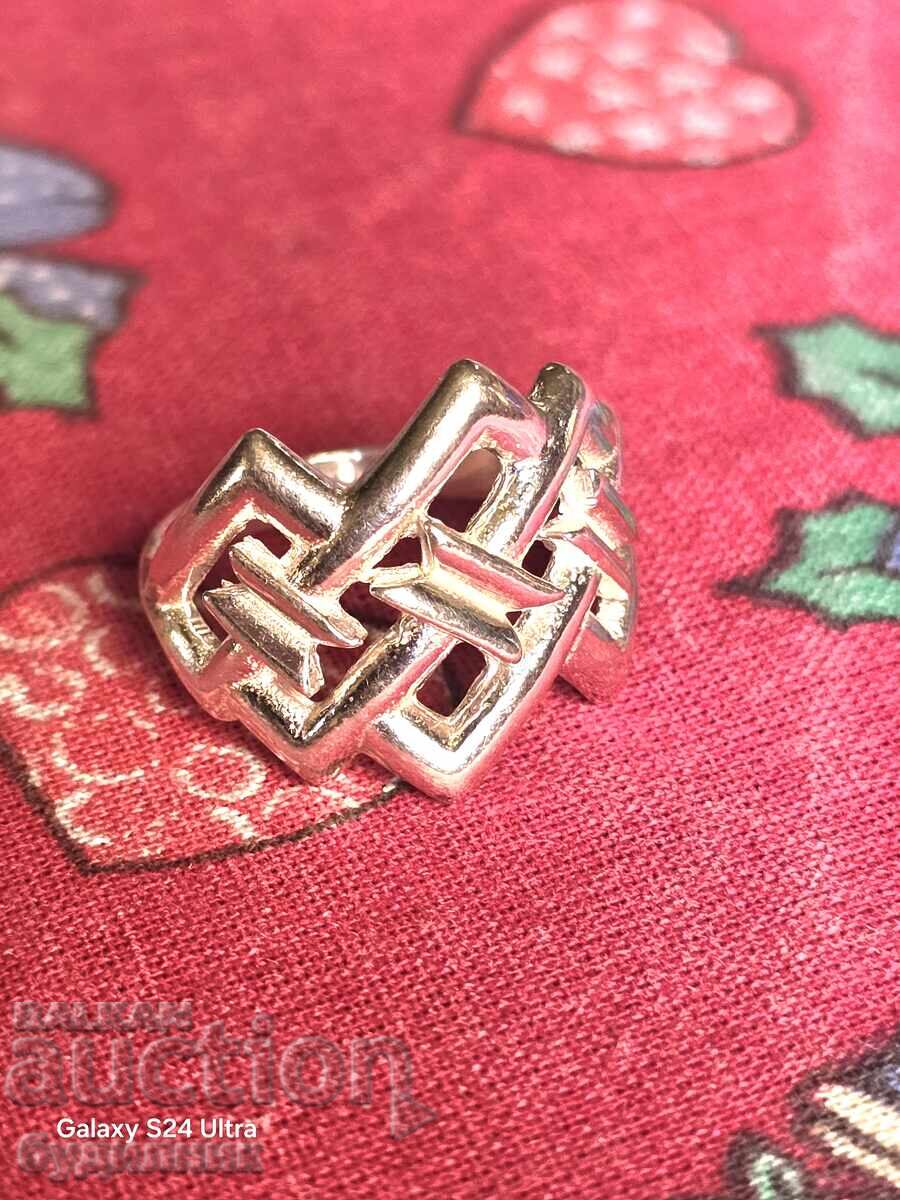 Аукцион Сребърен пръстен. 17.5мм. Пускам над 100 Аукциона. Разгледа Аукцион Сребърен пръстен. 17.5мм. Пускам над 100 Аукциона. Разгледа