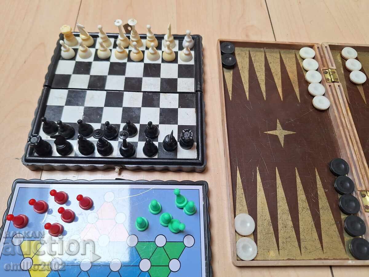 Magnetic chess and checkers boards with price 9.00 BGN | € 4.60