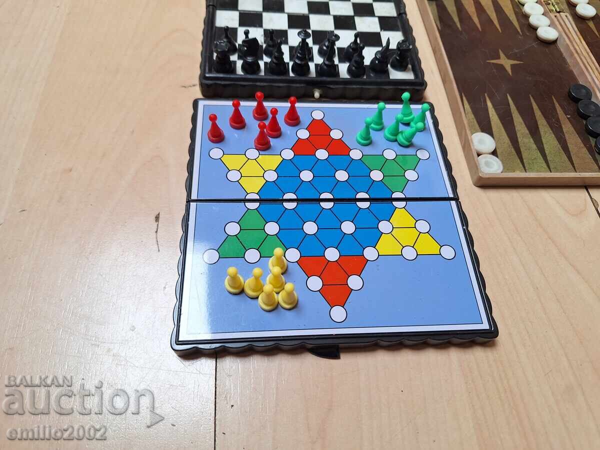 Delivery of Magnetic chess and checkers boards