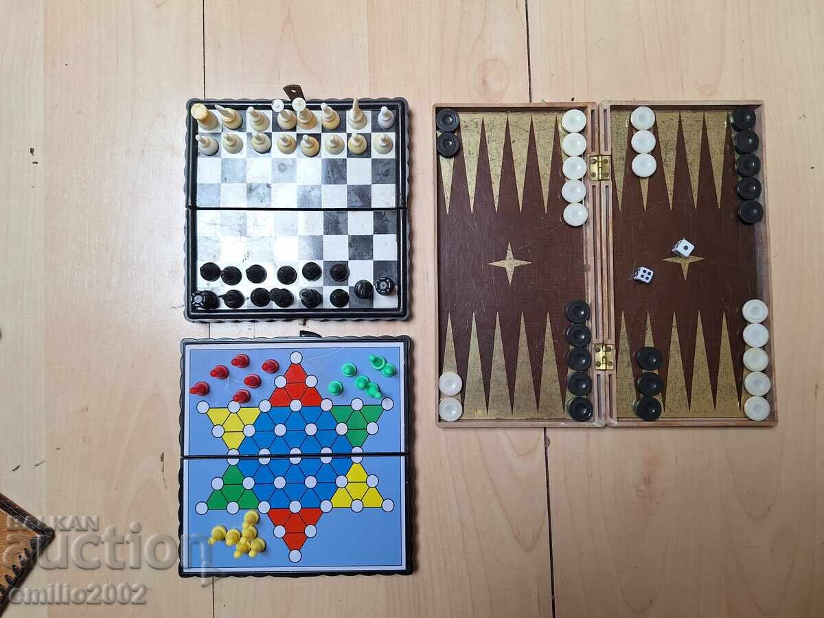 Magnetic chess and checkers boards