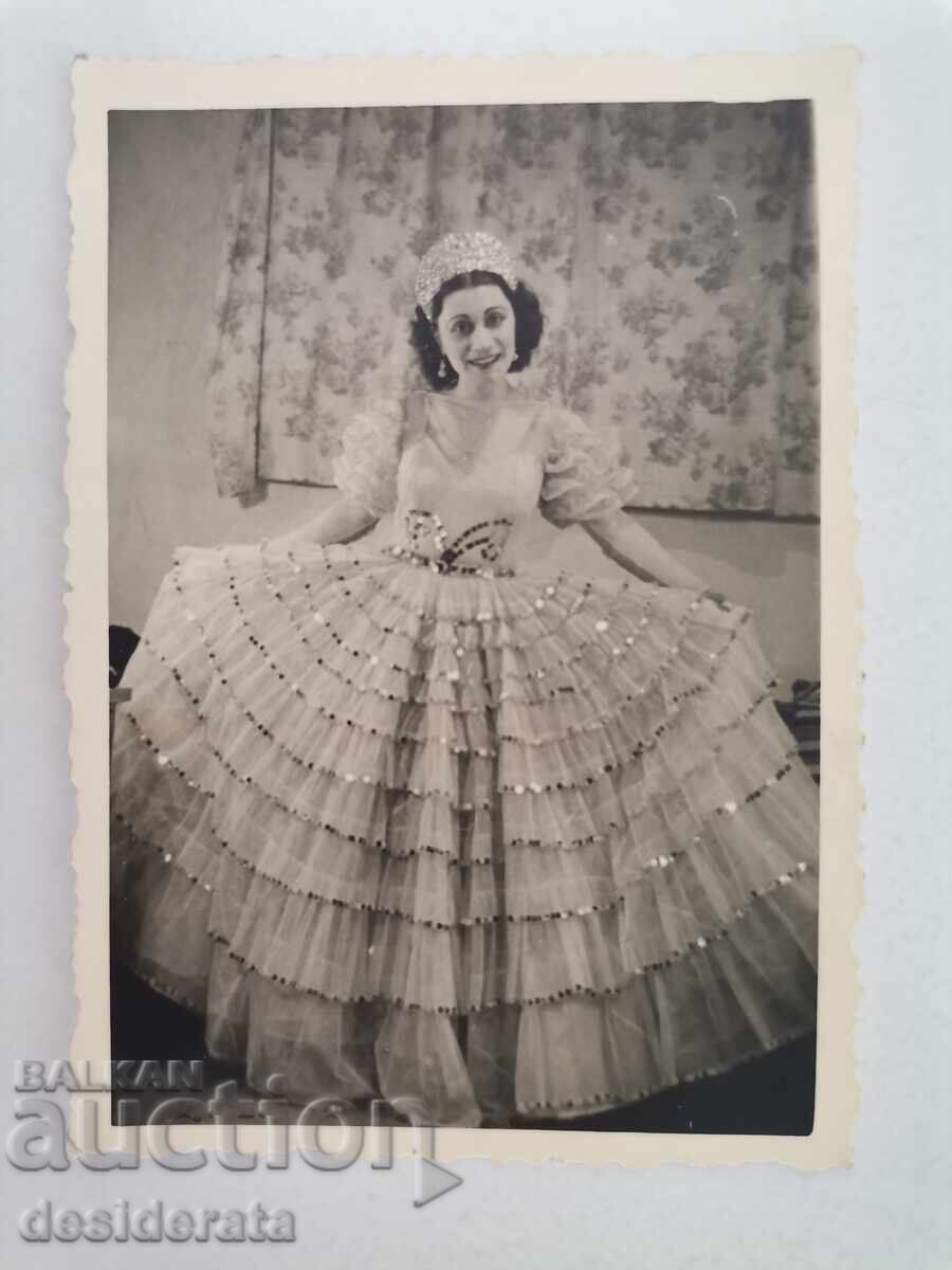 Photograph of the operetta singer Aneta Tsankova Photograph of the operetta singer Aneta Tsankova