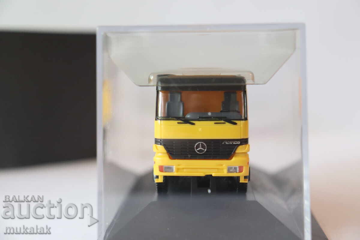 Licitație HERPA 1:87 H0 MERCEDES ACTROS CAMION DE MARFĂ MODEL