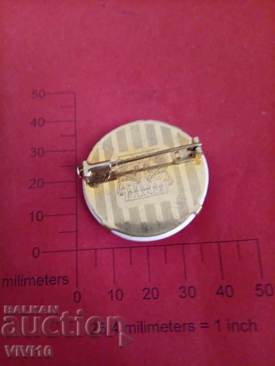 Antique Porcelain Brooch, s.i.s.c.o with price 60.00 BGN | € 30.68