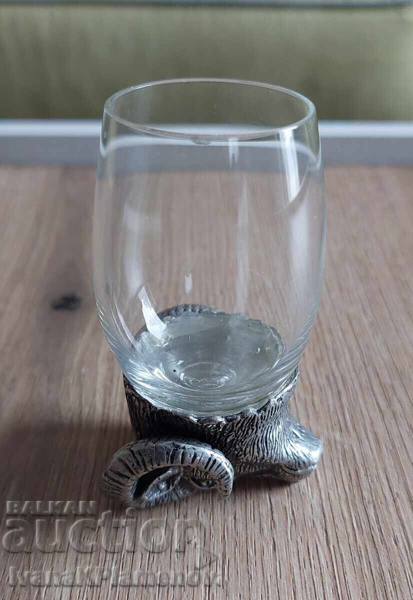 Shot glass for connoisseurs