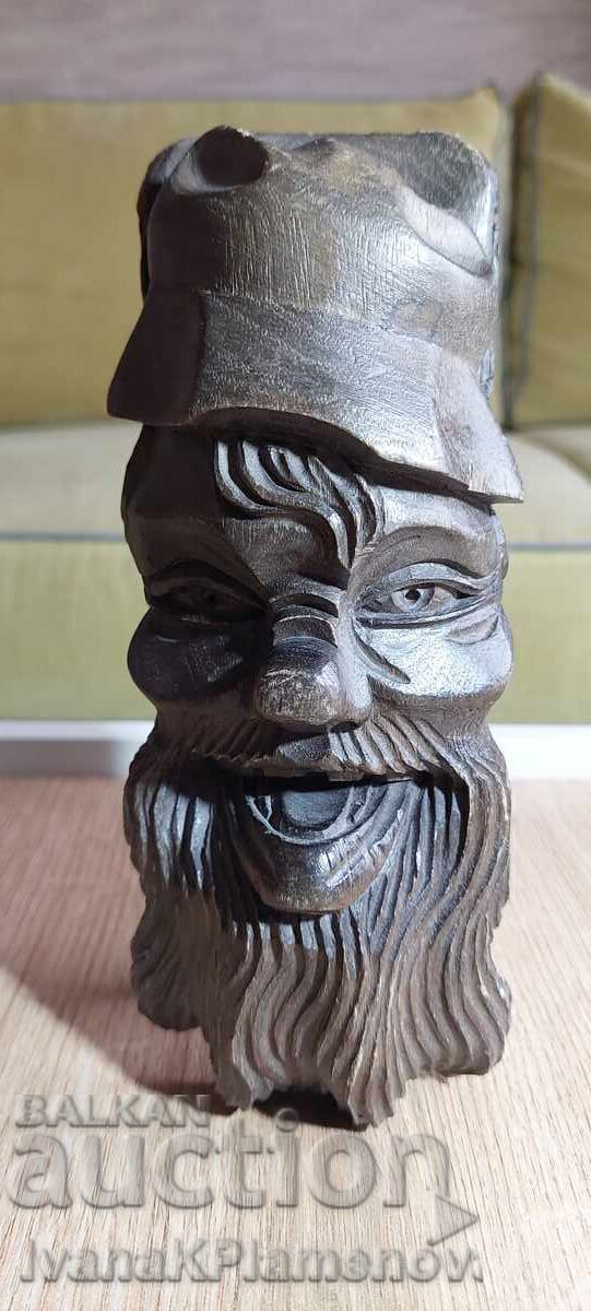 Sculptură în lemn pentru cunoscători excelentă