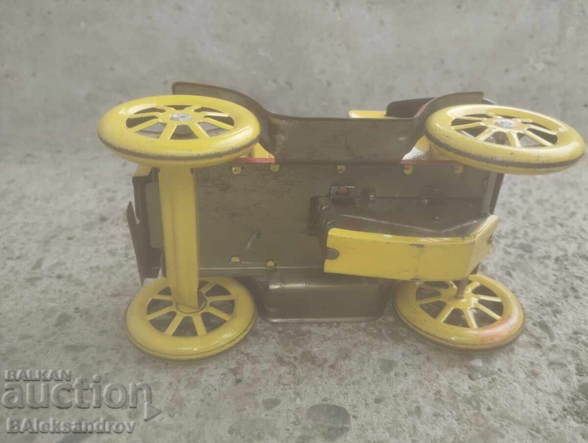 An old tin toy - 6