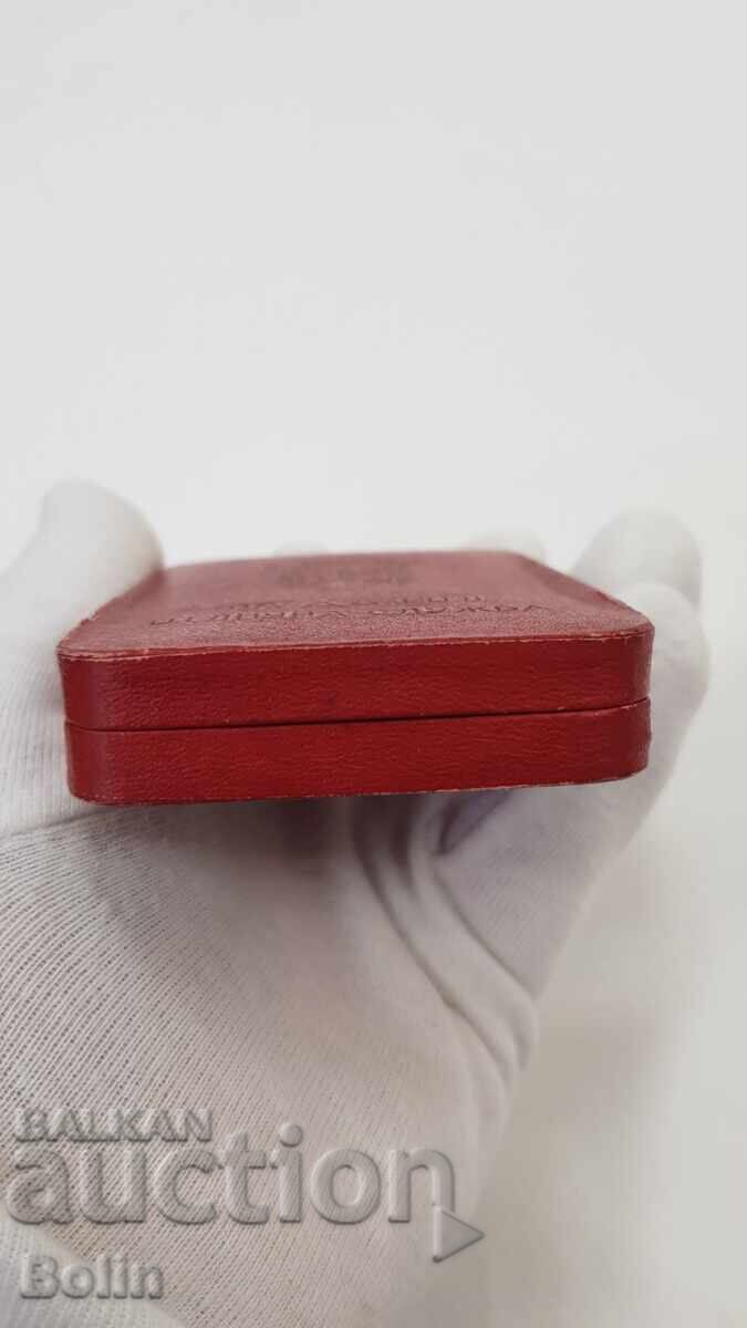 Livrarea Cutie rară pentru ordinul regal 20 ani. Serviciu Excelent Ferdinand Livrarea Cutie rară pentru ordinul regal 20 ani. Serviciu Excelent Ferdinand