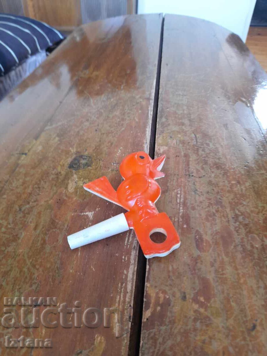 Un fluier vechi pentru copii