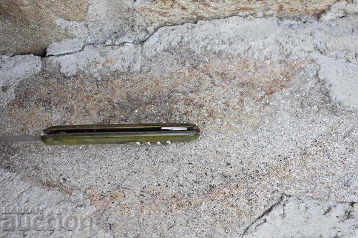 Auction A pocket knife Auction A pocket knife