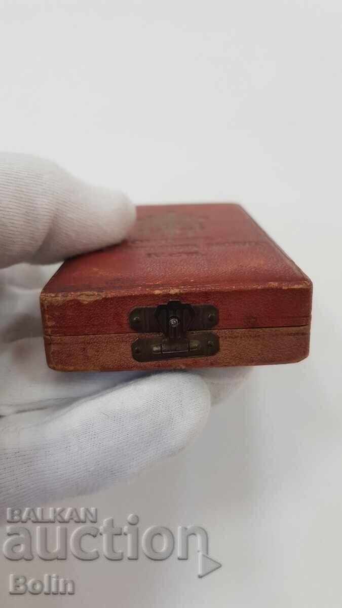 Σπάνιο κουτί για παράσημο Τάγματος Πολιτικής Αξίας IV Τάξεως Φερδινάνδου με τιμή 140.00 BGN | € 71.58