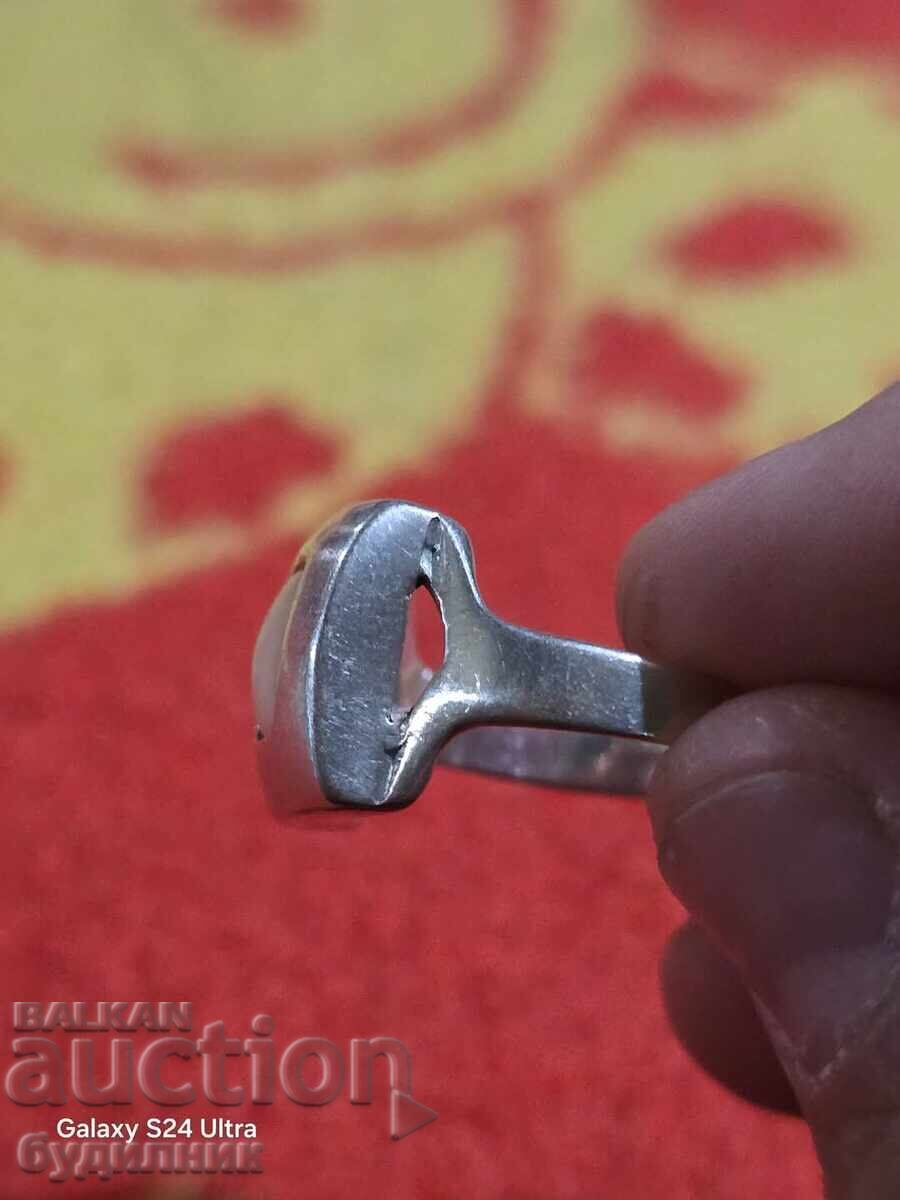 Licitație Inel de argint. 925 Proba. 17,3mm. Lansez peste 100 de licitații Licitație Inel de argint. 925 Proba. 17,3mm. Lansez peste 100 de licitații