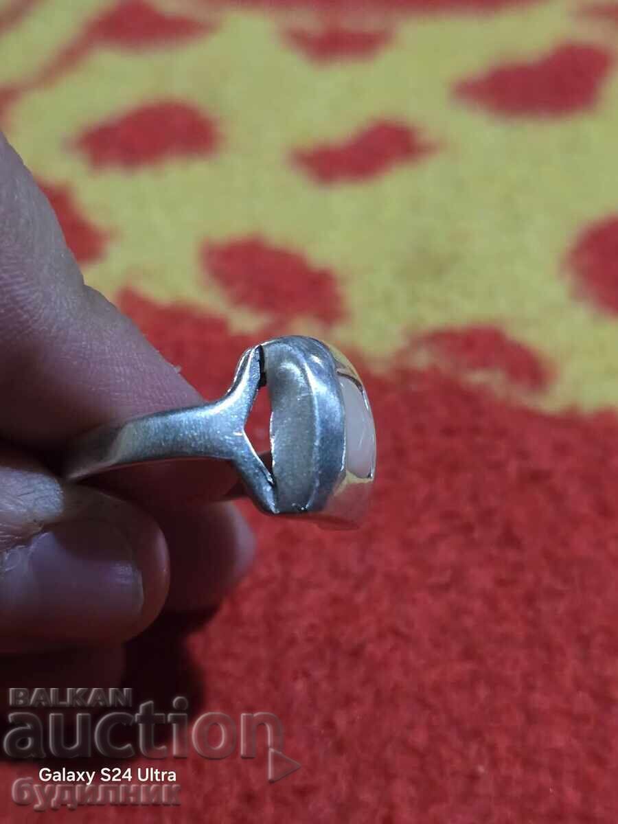 Livrarea Inel de argint. 925 Proba. 17,3mm. Lansez peste 100 de licitații Livrarea Inel de argint. 925 Proba. 17,3mm. Lansez peste 100 de licitații