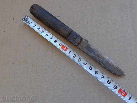 Παλιό πτυσσόμενο μαχαίρι, μαχαίρι με τιμή 25.00 BGN | € 12.78